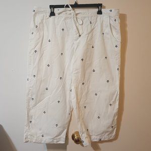 VGUC ~ Basic Editions Embroidered Anchor White Capri Pants (Size: XL)